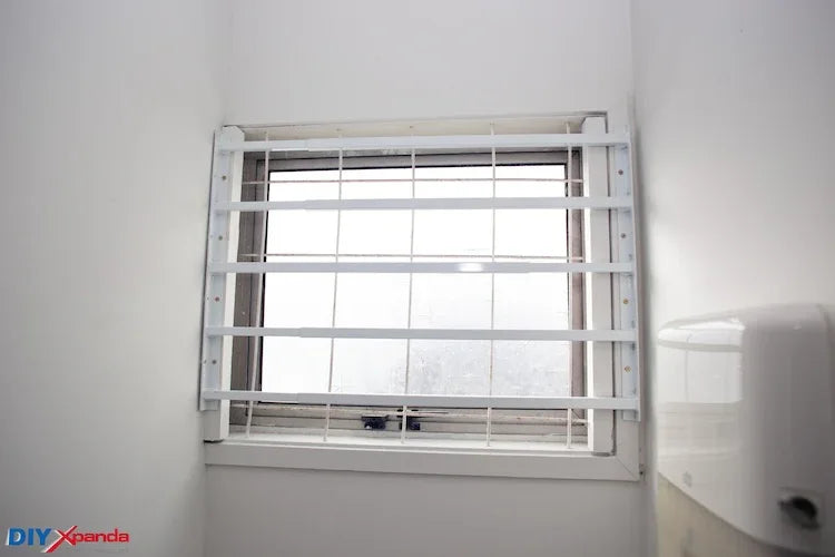 Extendable window bars with 5 square steel security bars for residential window protection