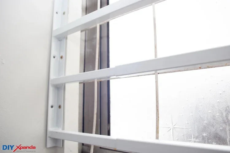 Extendable window bars with 5 square steel security bars for residential window protection