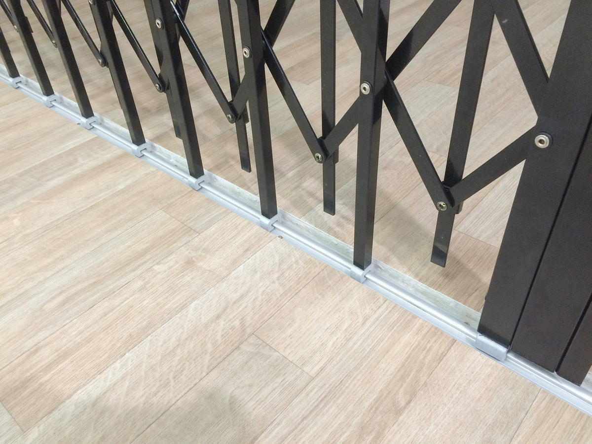 Multiguard Retractable Security Gate 2140mm Wide x 2100mm High (B)