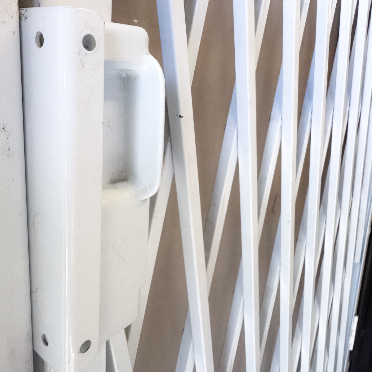 Saftidor Retractable Security Gate 1300mm Wide x 2080mm High (D)