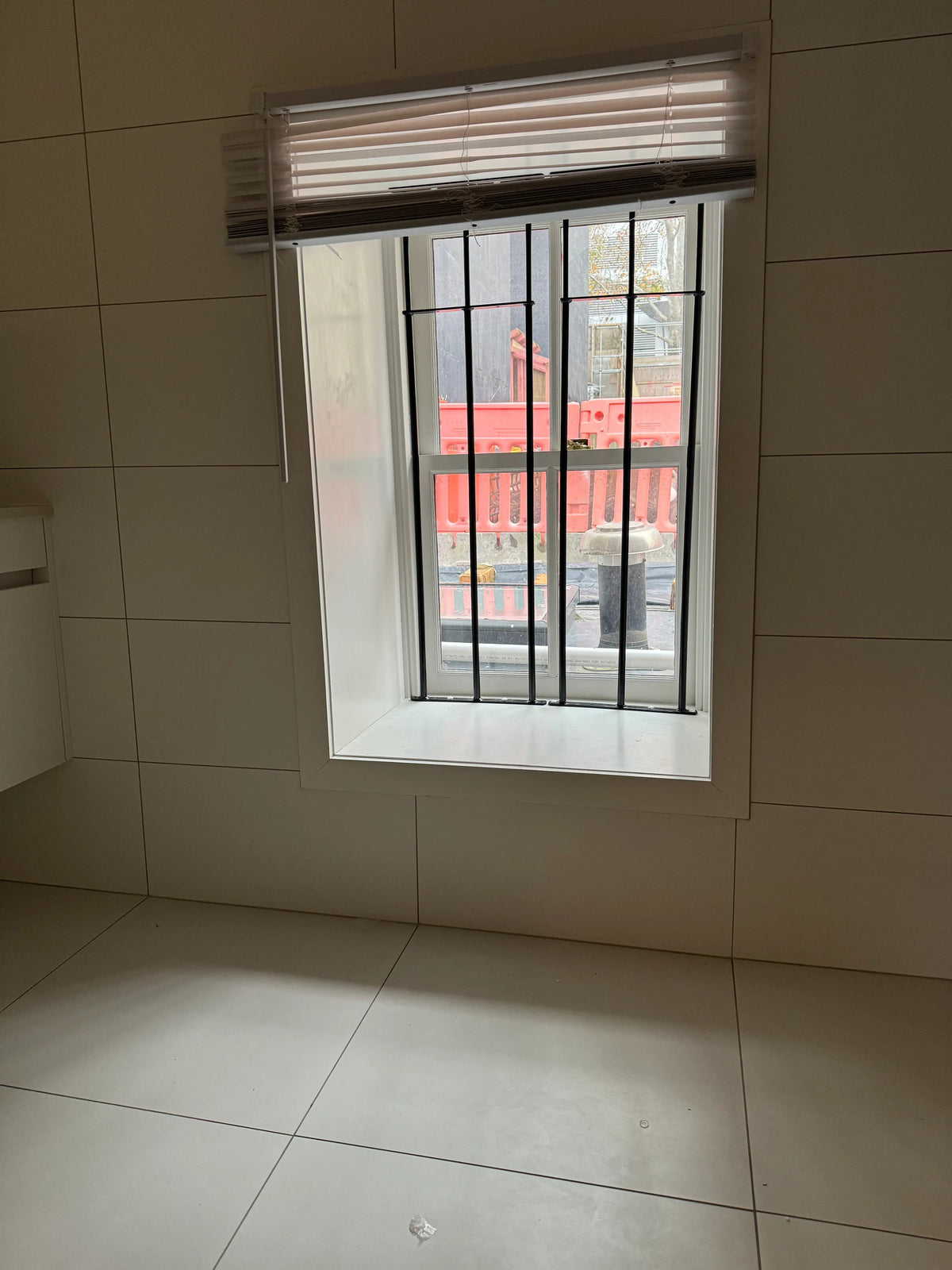 Extendable window bars with 3 round steel security bars for residential window protection