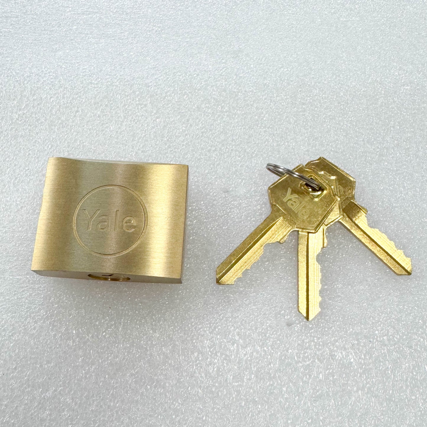 Saftidor retractable security grille uses a specialised key system that differs from most standard New Zealand door lock profiles.Replacement and duplicate keys can be supplied, and replacement locks are also available if required.However, Saftidor locks generally cannot be keyed alike to most existing New Zealand residential door locks. Customers wishing to have their Saftidor grille and household doors operate from the same key should contact us before ordering.