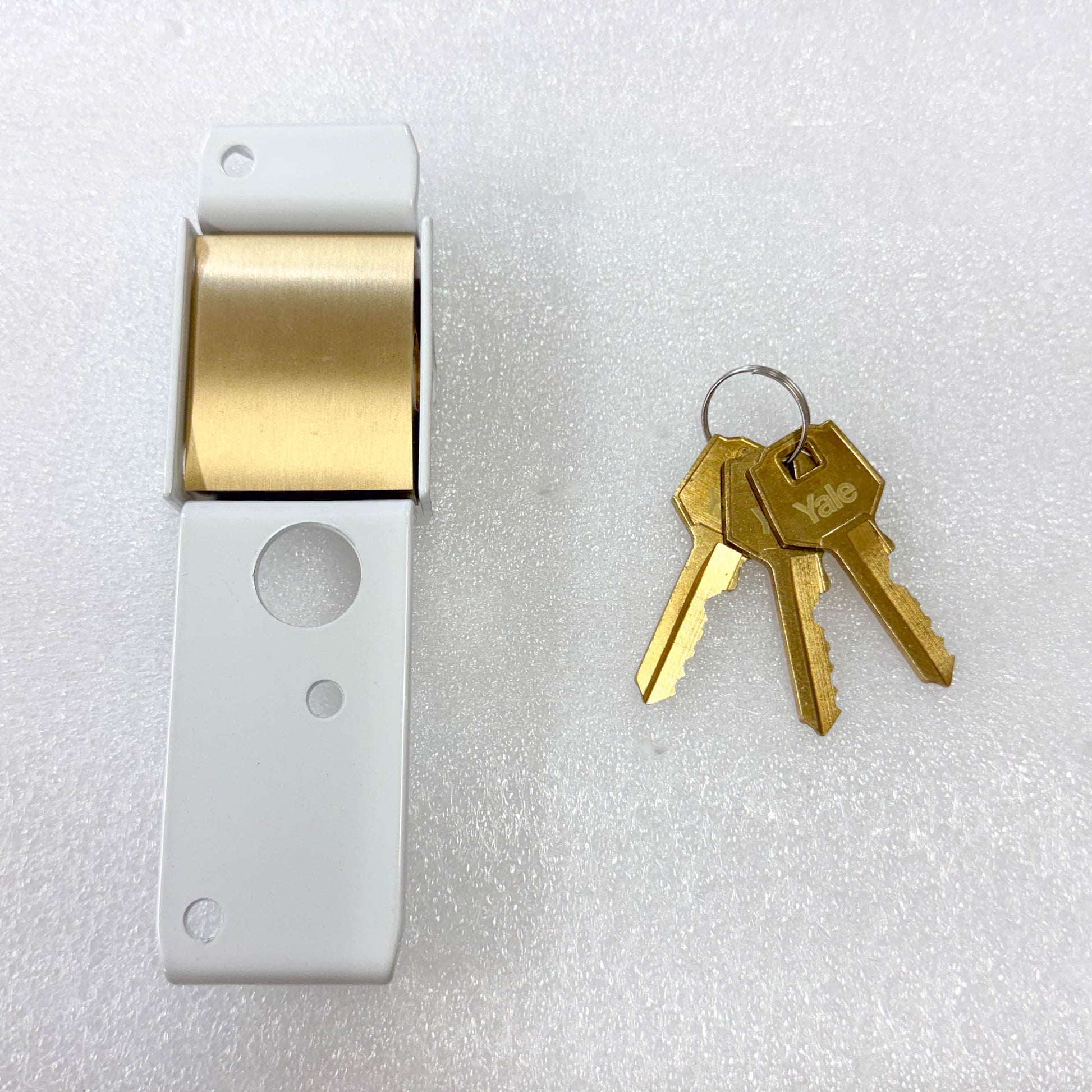 Saftidor retractable security grille uses a specialised key system that differs from most standard New Zealand door lock profiles.Replacement and duplicate keys can be supplied, and replacement locks are also available if required.However, Saftidor locks generally cannot be keyed alike to most existing New Zealand residential door locks. Customers wishing to have their Saftidor grille and household doors operate from the same key should contact us before ordering.