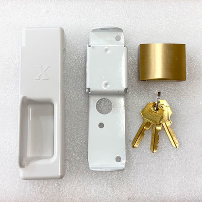 Saftidor retractable security grille uses a specialised key system that differs from most standard New Zealand door lock profiles.Replacement and duplicate keys can be supplied, and replacement locks are also available if required.However, Saftidor locks generally cannot be keyed alike to most existing New Zealand residential door locks. Customers wishing to have their Saftidor grille and household doors operate from the same key should contact us before ordering.