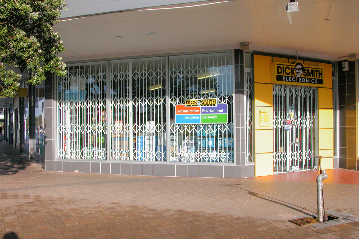 Multiguard Retractable Security Gate 4320mm Wide x 2150mm High (E)