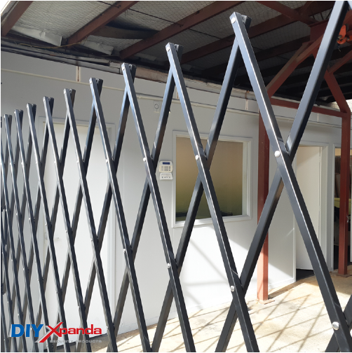 Expandable Barriers - 4000mm x 1200mm - Black