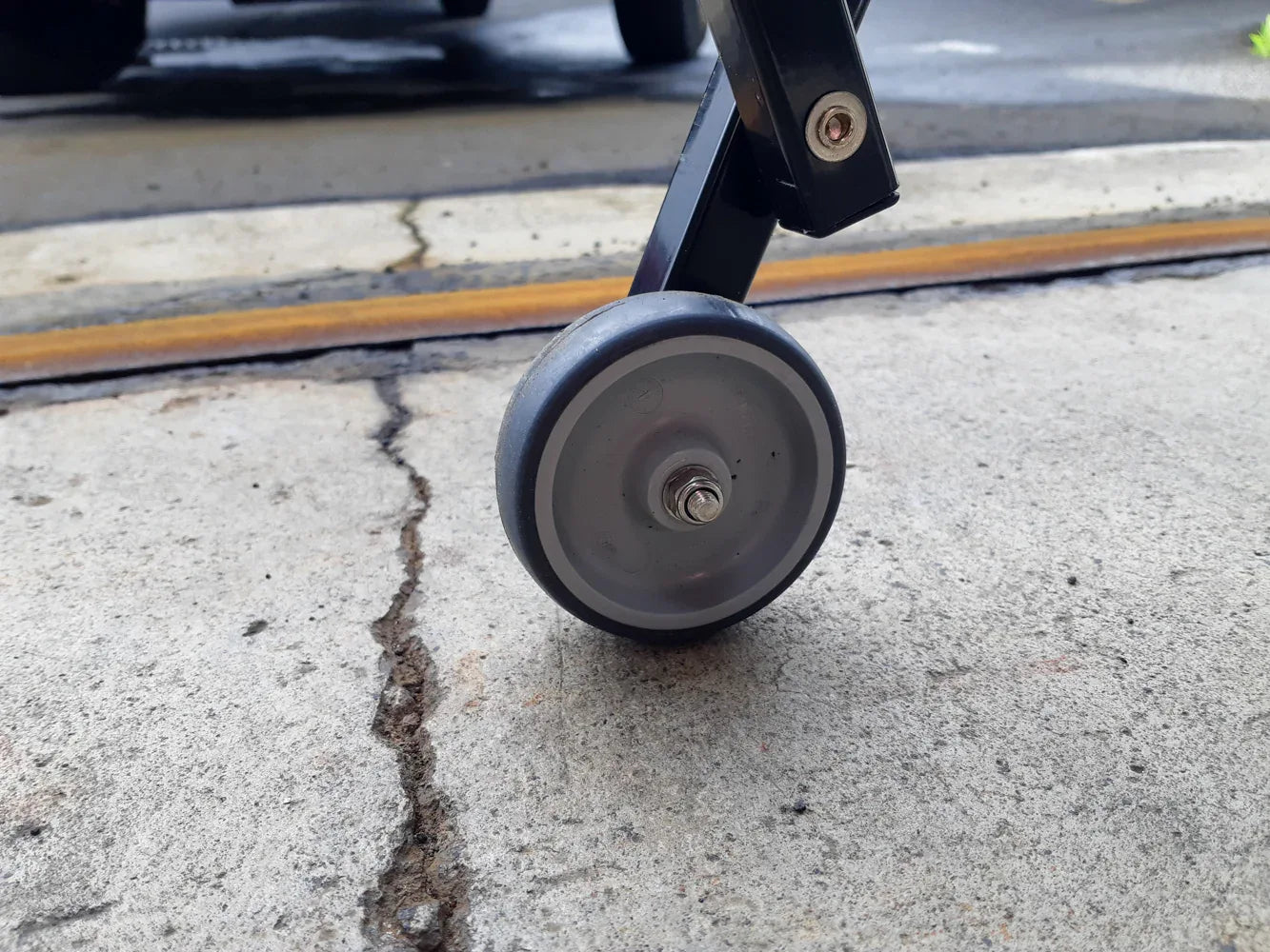 Expandable Barrier Black 4m Wide 1.3m High (A) - Commercial, Expandable Barrier, Residential - Black DIY XPANDA