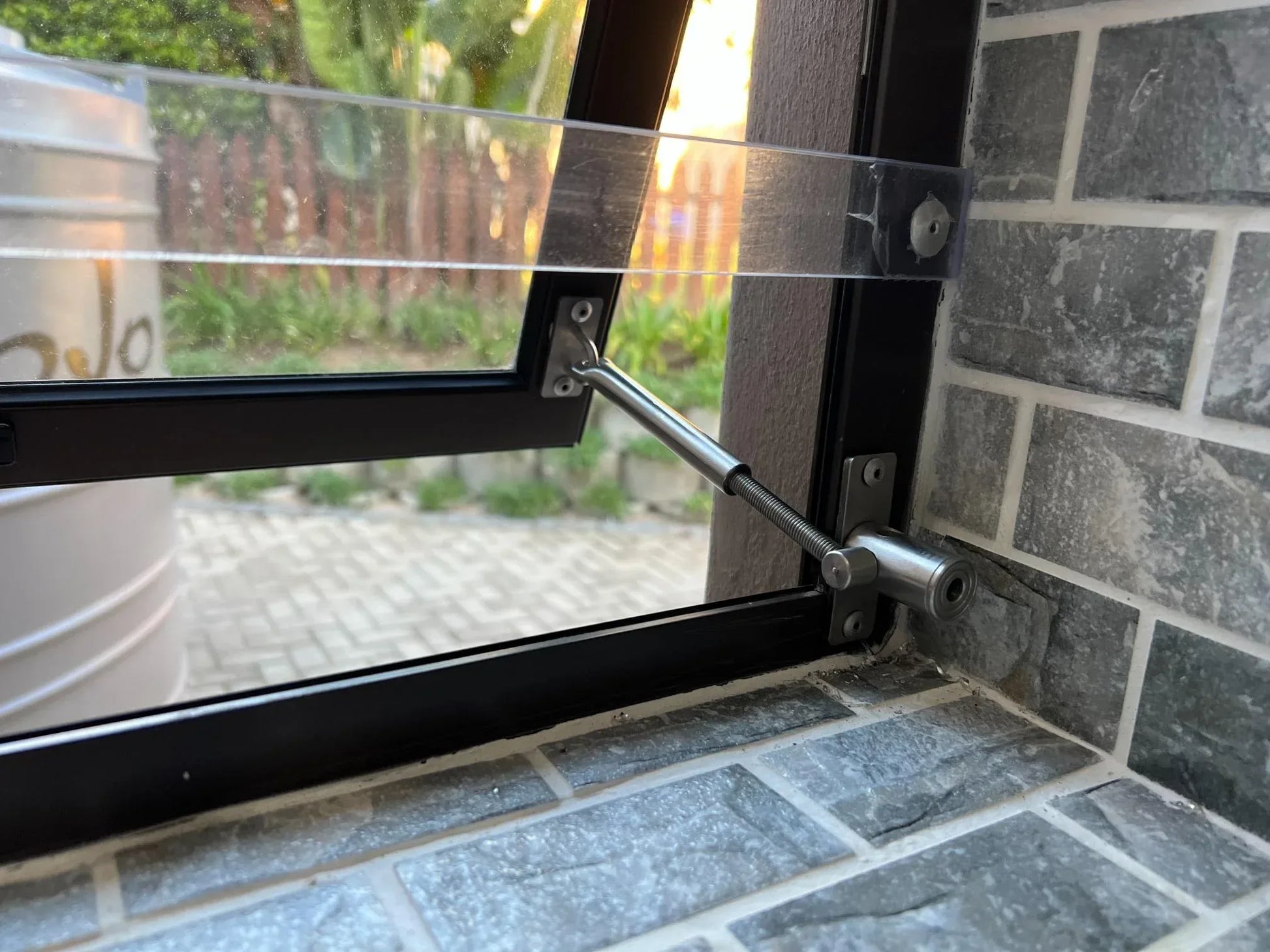 Pet Door Window Latch Lock A LockLatch® (90–175mm) - Residential, Window Latch, Windows - DIY XPANDA