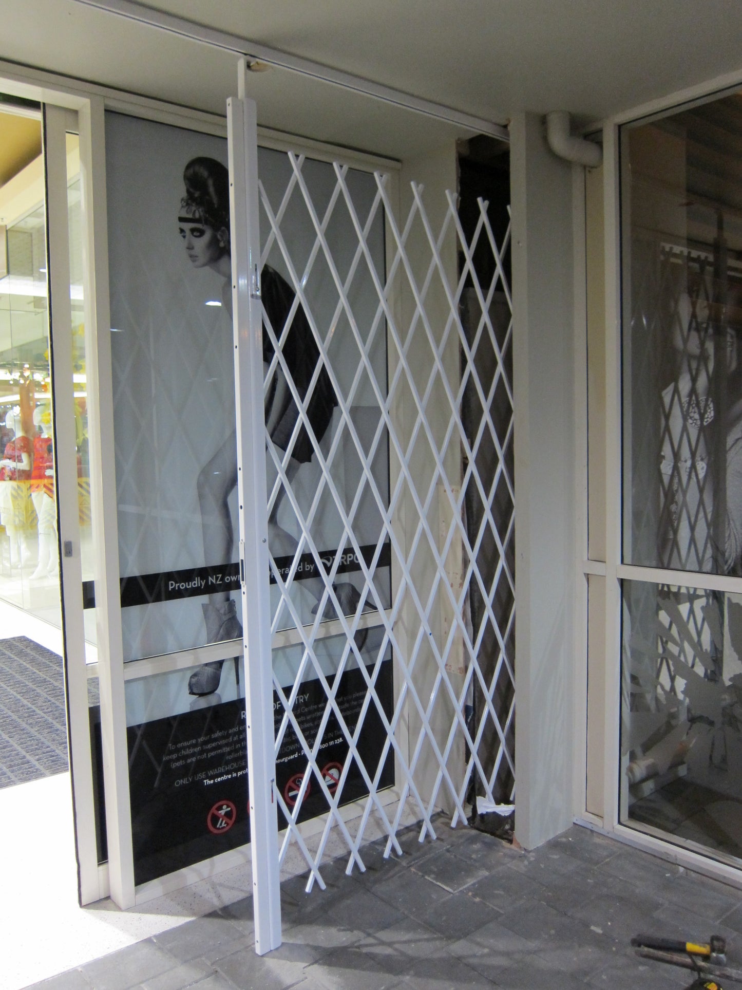 Saftidor Retractable Security Grille 1300mm Wide x 2080mm High (D)